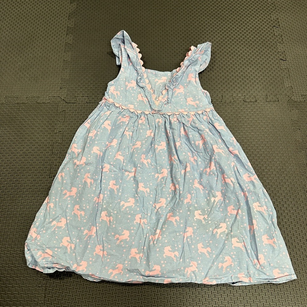 3/27$ Girls blue dress with pink unicorns size 6